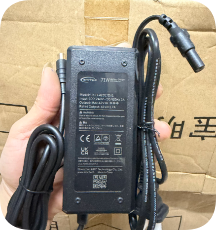 *Brand NEW* LCH-420170A2 71W Lithium Battery Charger Power Adapter 42V 1.7A Full English